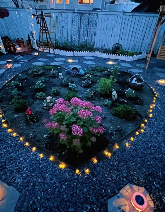 Elegant Garden Suite&2Mins Bus Station Close Lrt& Free Parking YYC 외부 사진