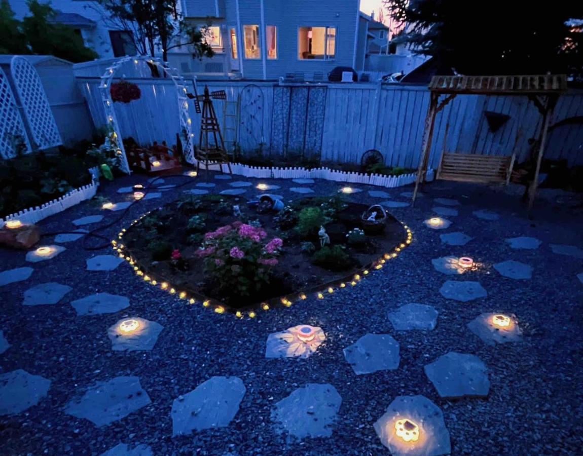 Elegant Garden Suite&2Mins Bus Station Close Lrt& Free Parking YYC 외부 사진