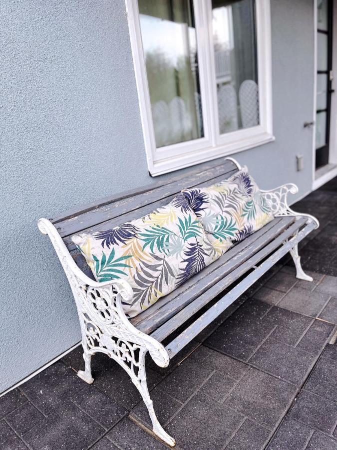 Elegant Garden Suite&2Mins Bus Station Close Lrt& Free Parking YYC 외부 사진
